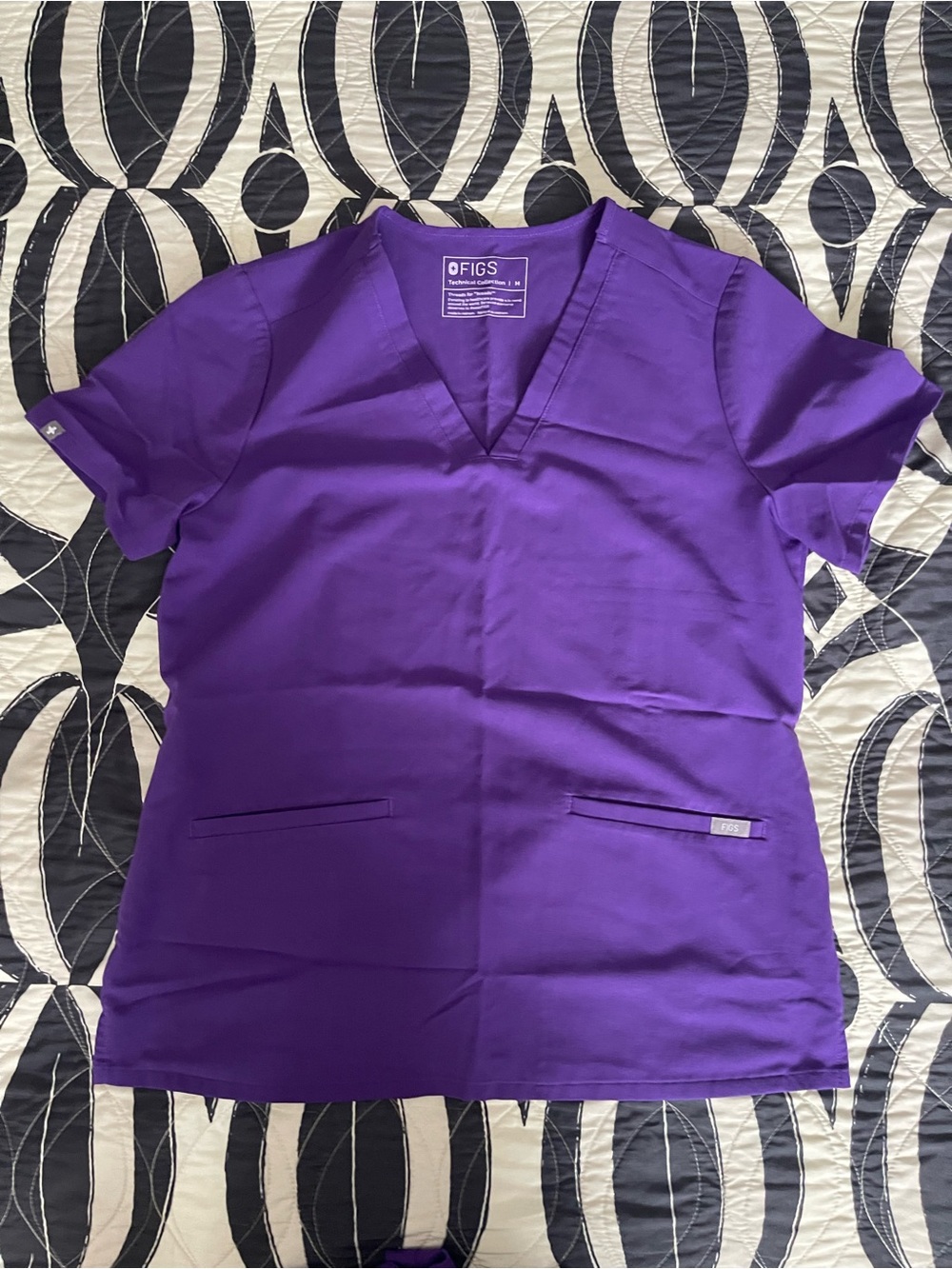 FIGS Casma Three-Pocket Scrub Top Digital Grape Medium
